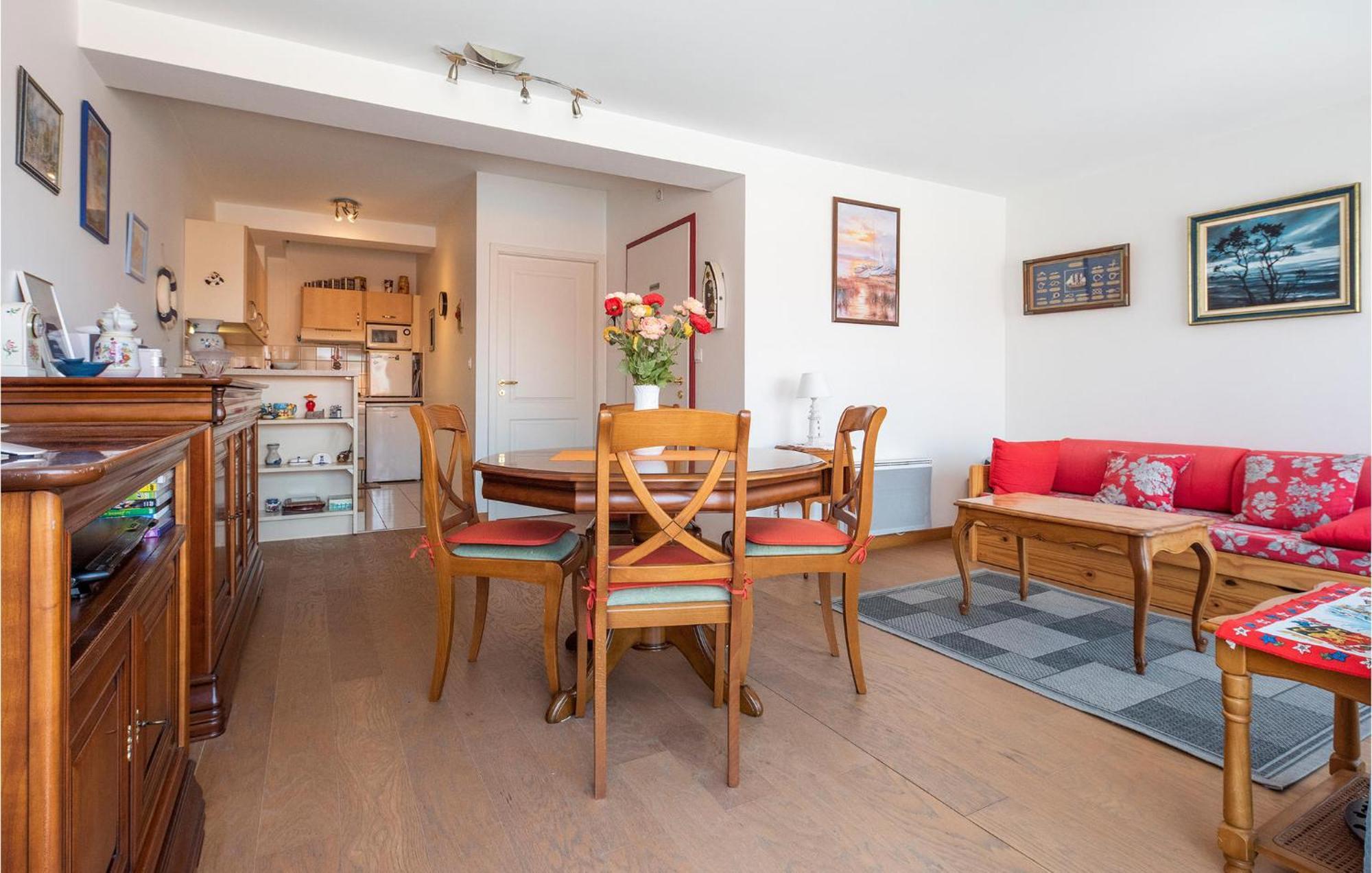 Gorgeous Apartment In Royan With Kitchen Eksteriør billede