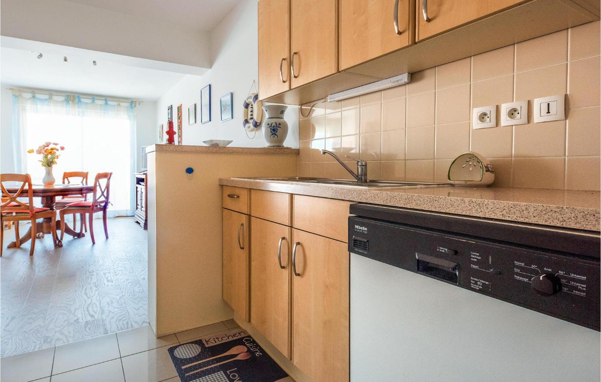 Gorgeous Apartment In Royan With Kitchen Eksteriør billede